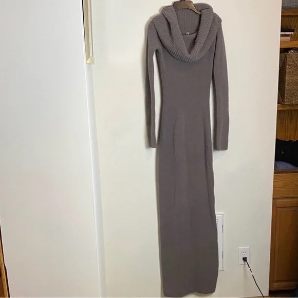 Skims NWT Cozy Knit Off The Shoulder Maxi Dress in Grey Chalk Size Medium - Picture 3 of 8
